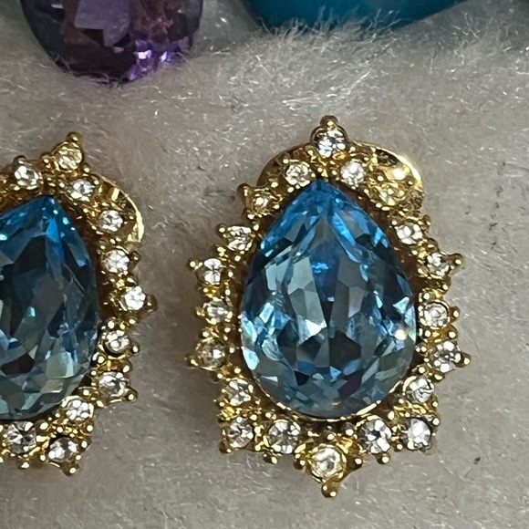 DIOR Vintage Clip On Earrings - Picture 2 of 10